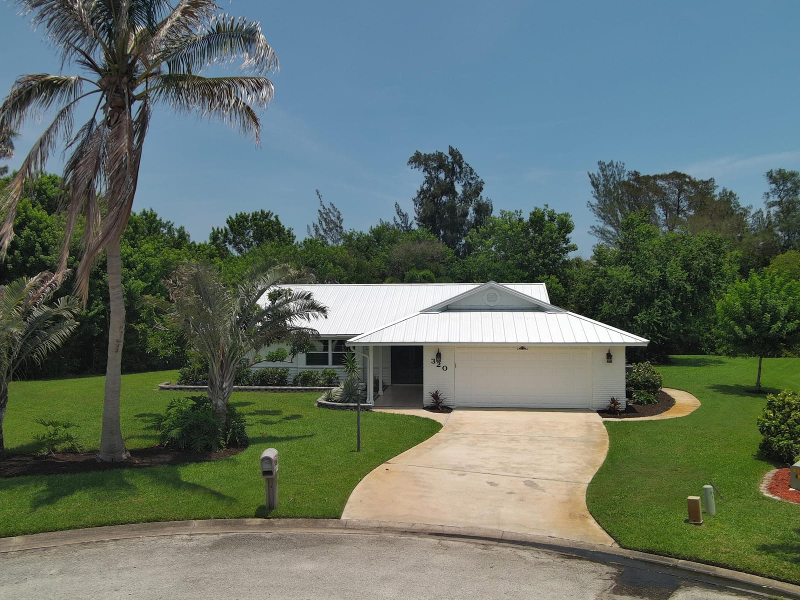 320 W FOREST Trail, Vero Beach, FL 32962 photo 2