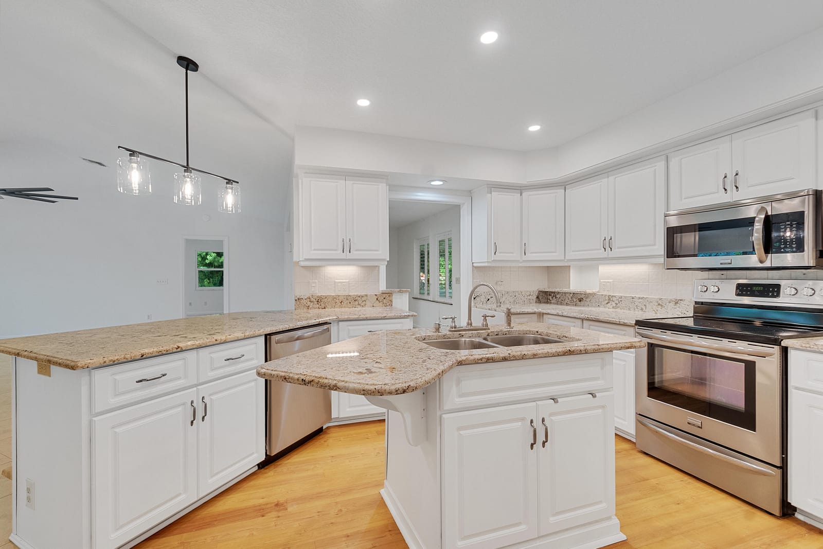 320 W FOREST Trail, Vero Beach, FL 32962 photo 16