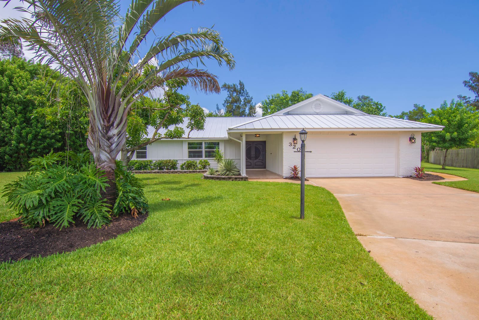 320 W FOREST Trail, Vero Beach, FL 32962 photo 10