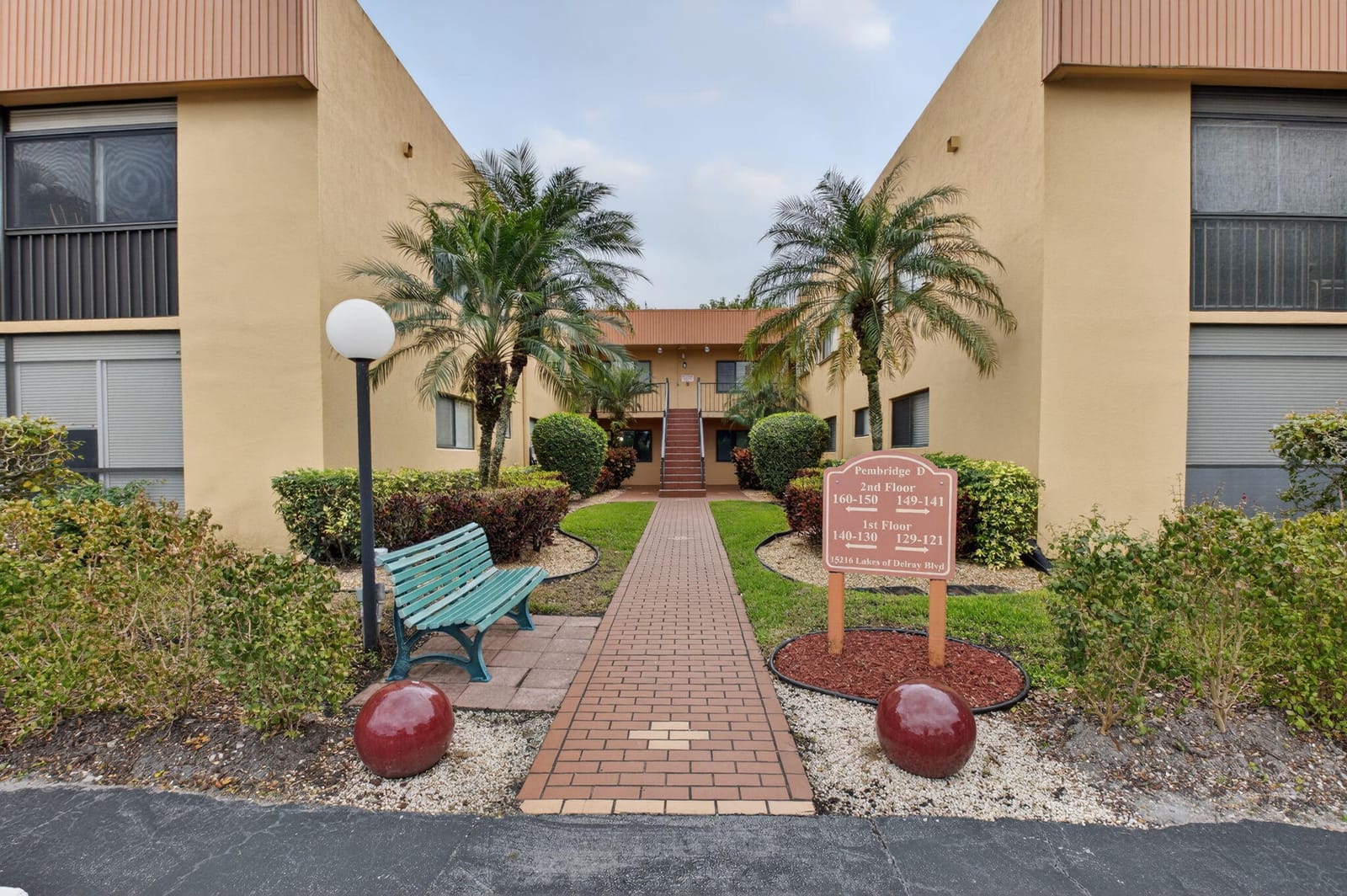 Pending home at 15216 Lakes Of Delray Boulevard 154, Delray Beach, FL 33484
