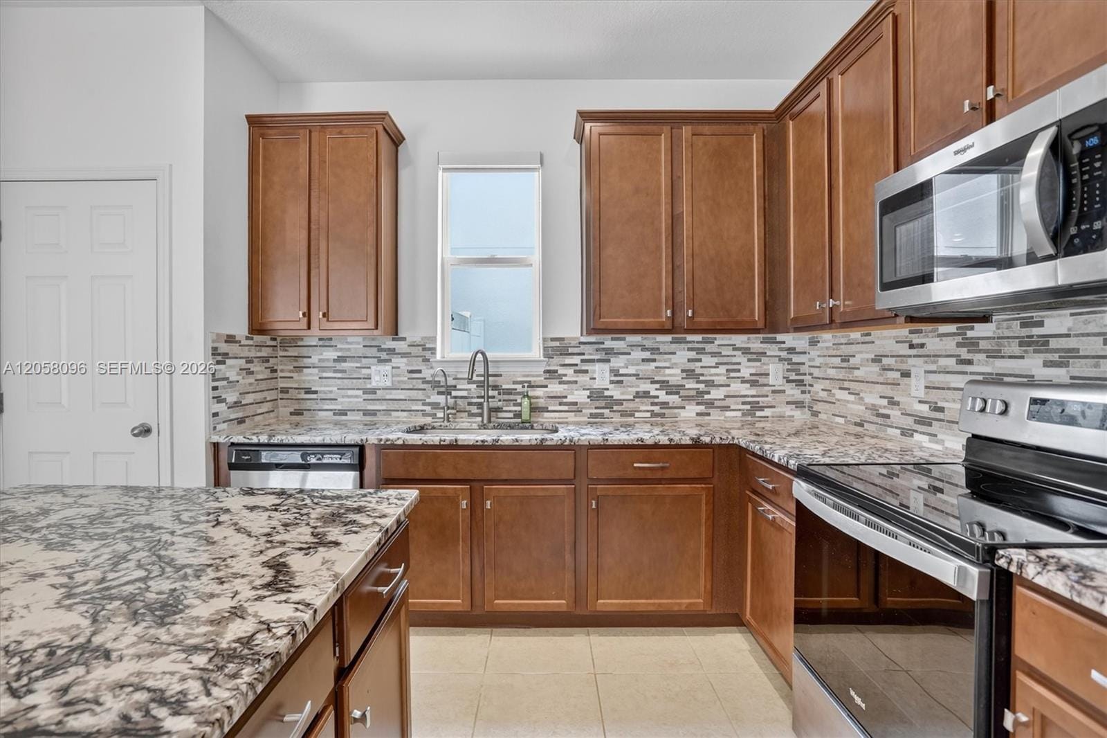 8565 Lamppost, FL 32832 photo 11