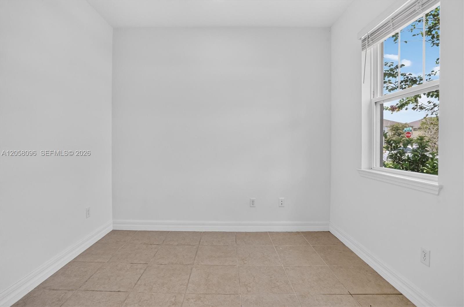 8565 Lamppost, FL 32832 photo 15