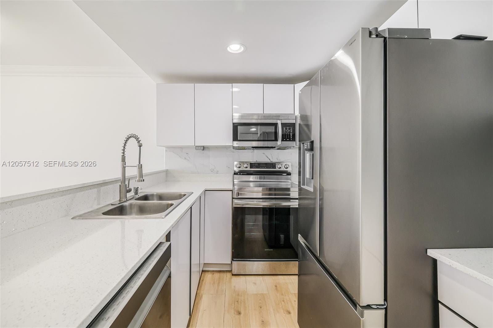 401 Ocean Drive 602 — photo 8