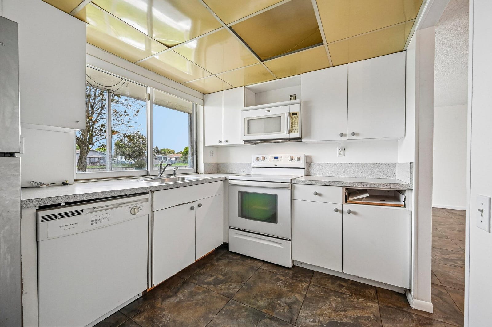 9150 LIME BAY Boulevard 103 — photo 5