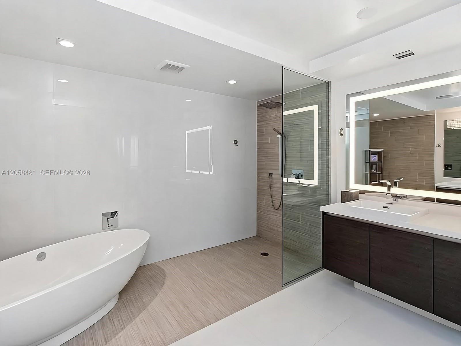 300 Sunny Isles Boulevard 4-802, Sunny Isles Beach, FL 33160 photo 17
