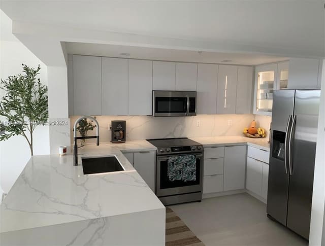 2555 Collins Avenue 1906, Miami Beach, FL 33140