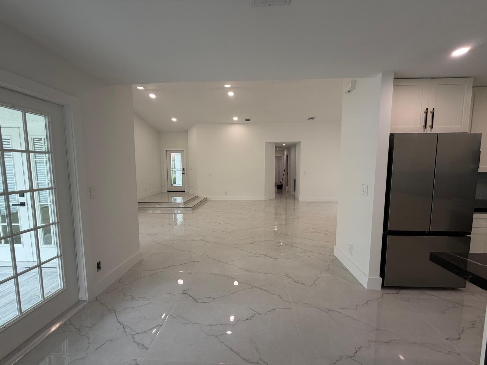 10688 San Bernardino Way — photo 2
