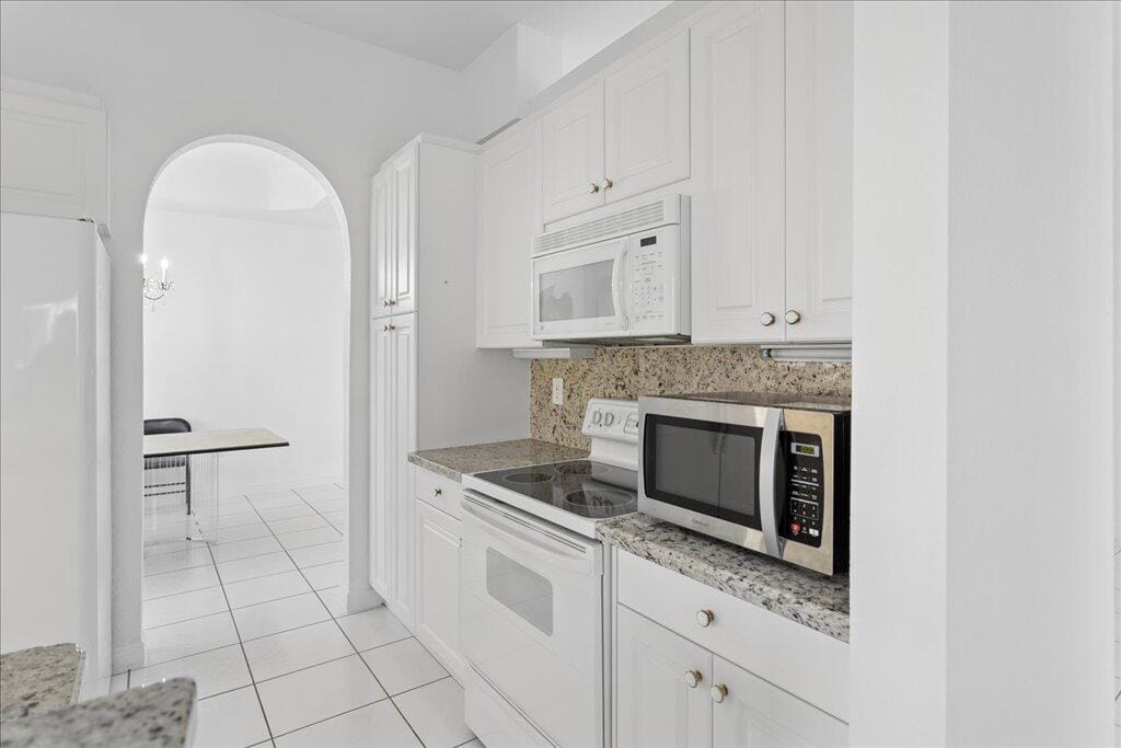 7937 EXETER Circle E 102 — photo 6