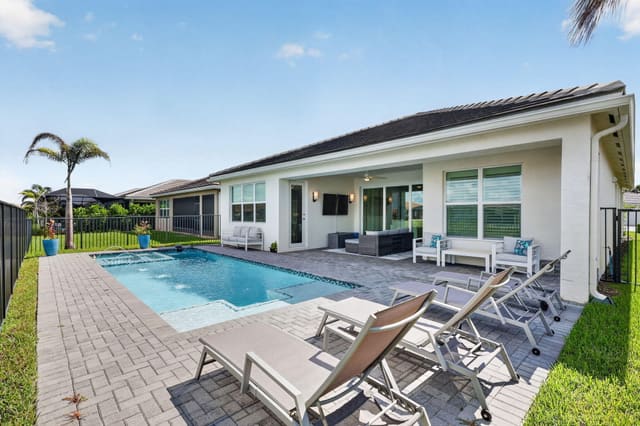 11758 SW Coral Cove Parkway, Port St. Lucie, FL 34987