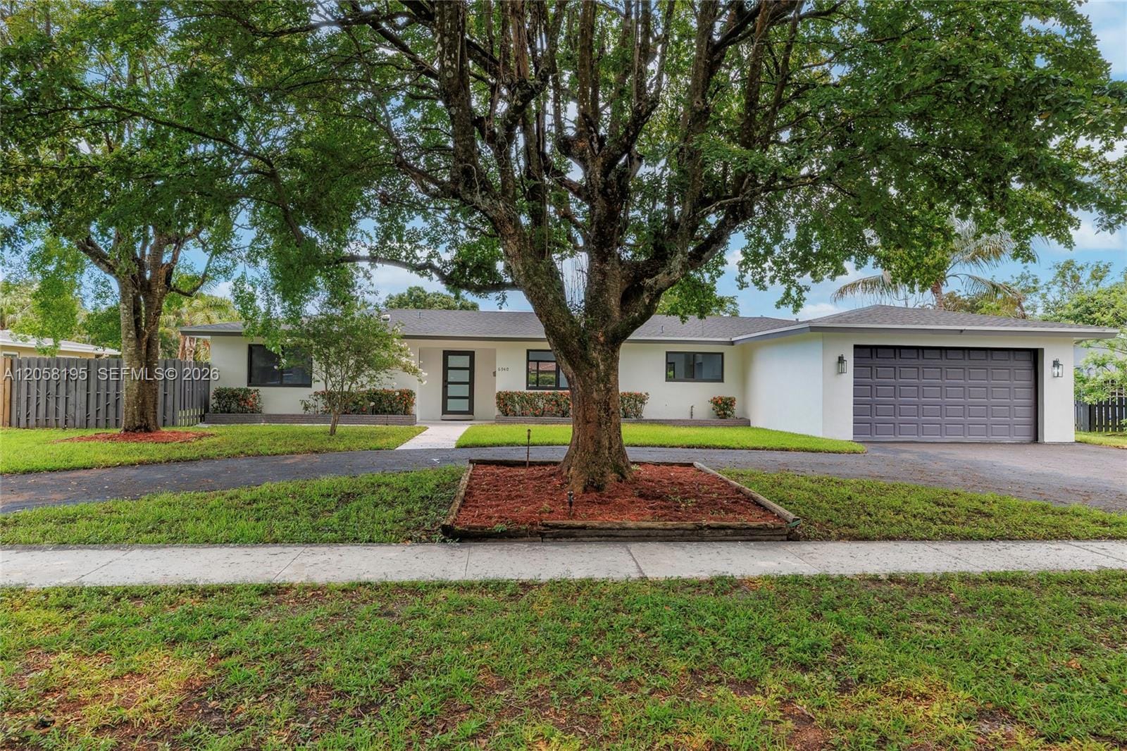 6940 NW 6th Street — photo 4