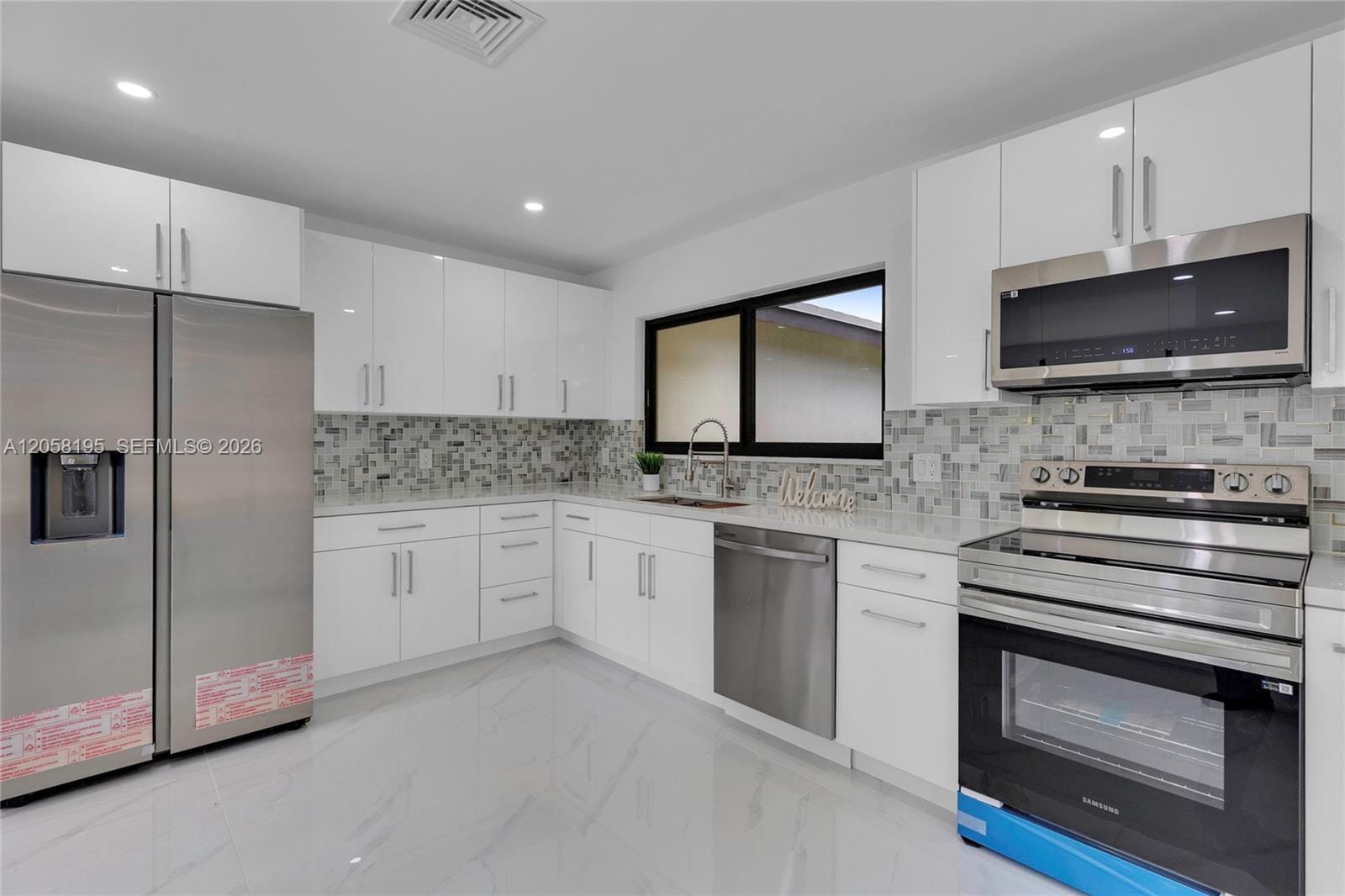 6940 NW 6th Street — photo 9