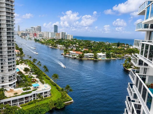 20515 E Country Club Drive 2141, Aventura, FL 33180