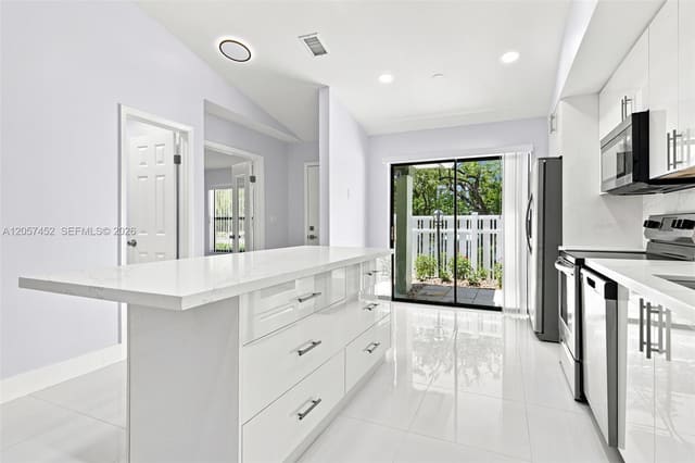 3895 N Carambola Circle N 29128, Coconut Creek, FL 33066