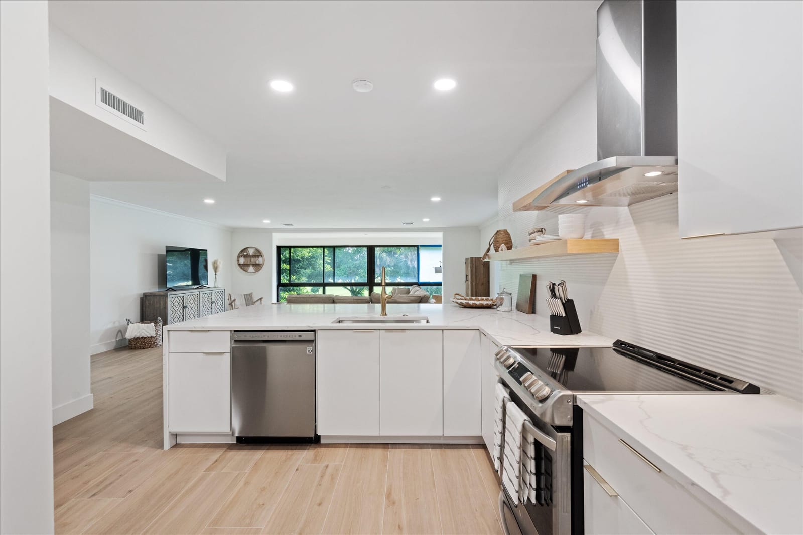 2810 Polo Island Drive C203 — photo 8