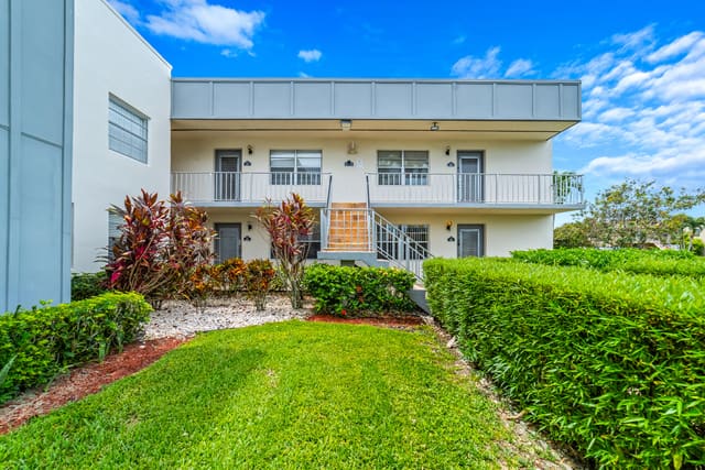 552 NORMANDY L Lane l, sold in Kings Point Normandy Condos, Delray Beach, FL