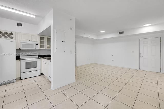 1 Glen Royal Parkway 809, Miami, FL 33125