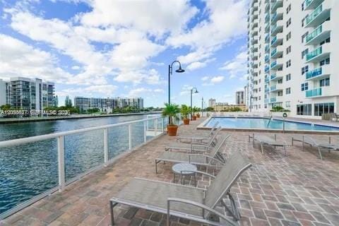 3000 S Ocean Drive 518