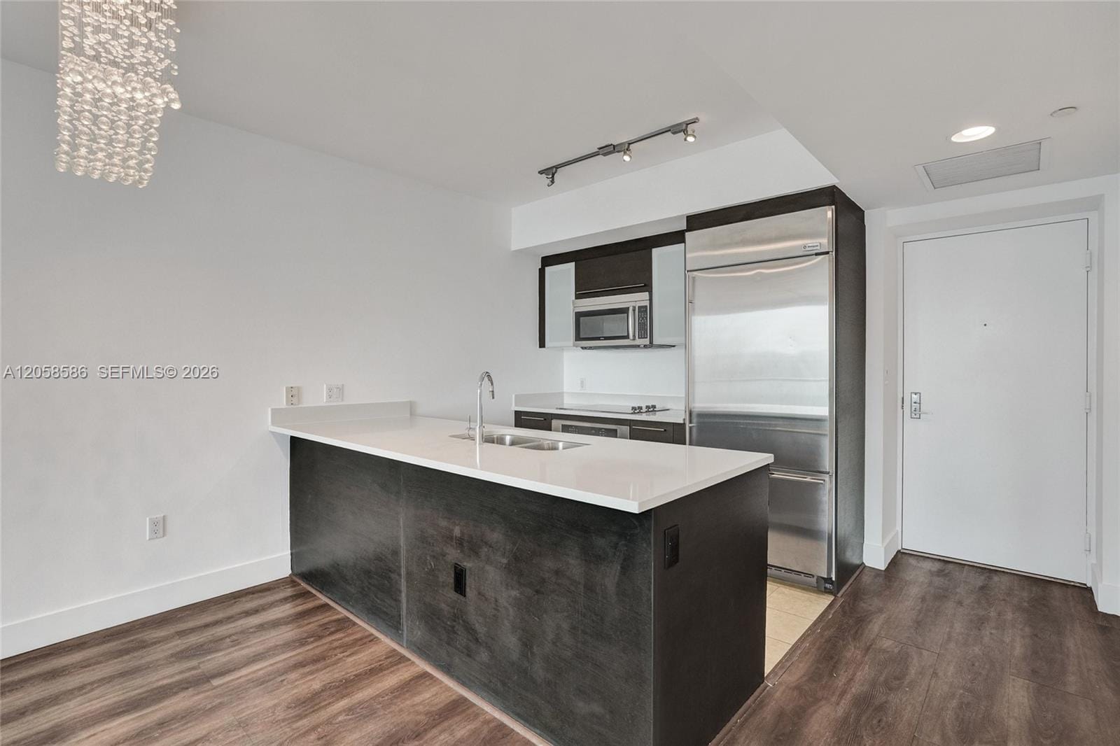 55 SE 6th Street 3604 — photo 2