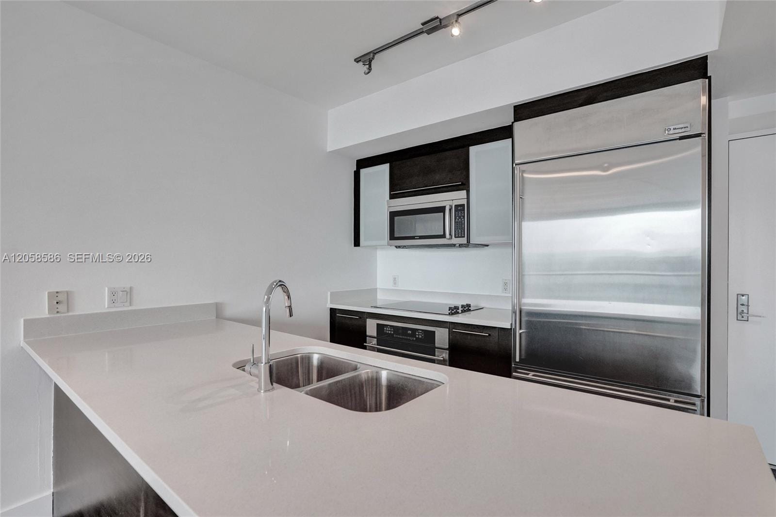 55 SE 6th Street 3604 — photo 3