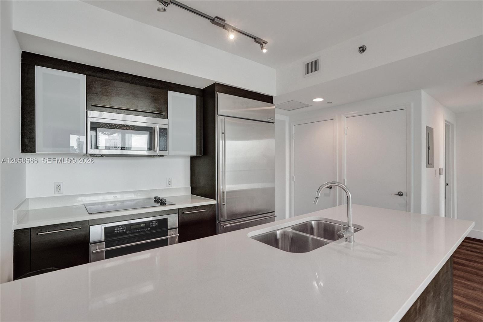 55 SE 6th Street 3604 — photo 4