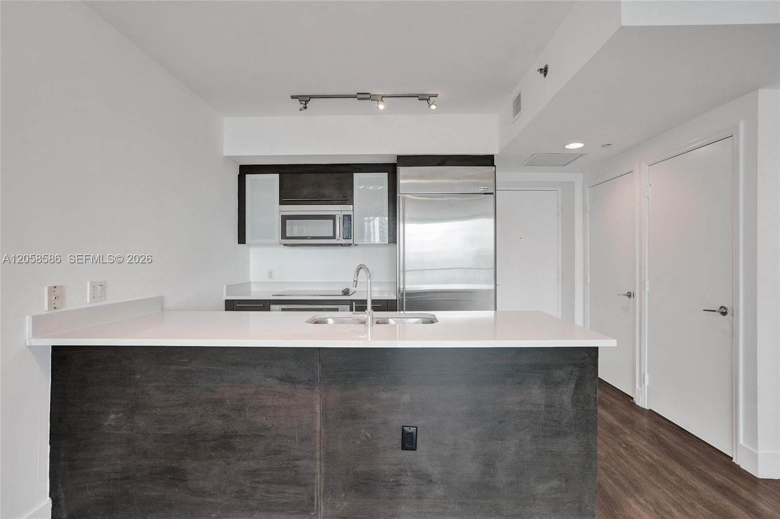 55 SE 6th Street 3604 — photo 5