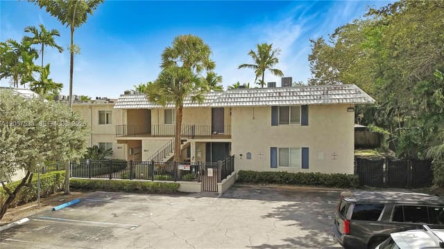 8617 SW 68th Court 24, Monterey Gardens Of Pinec, Pinecrest, FL