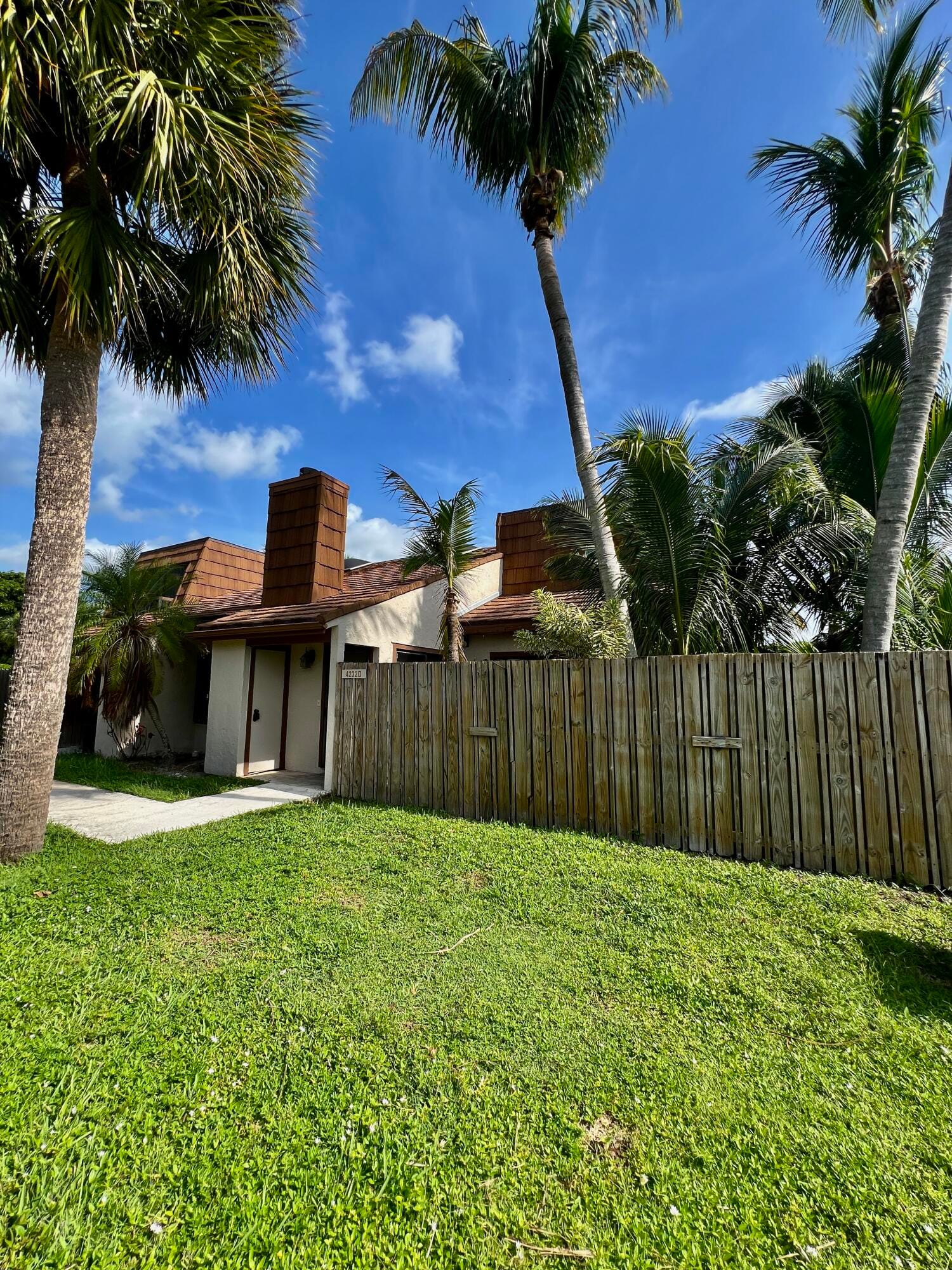 Pending home at 4232 PALM BAY D, West Palm Beach, FL 33406