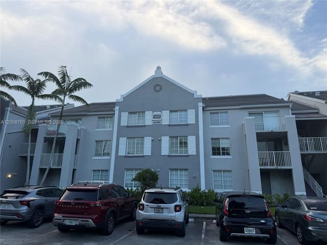 11155 SW 5th Place 202, Pembroke Pines, FL 33025