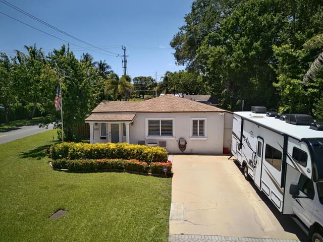 800 SW 19TH Street, Pinehurst Rev Pl Of Portions, Fort Lauderdale, FL