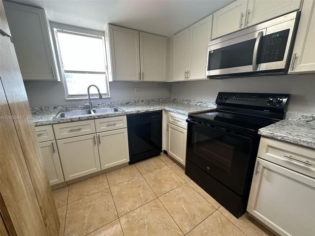 4159 SW 66th Lane 120, Davie, FL 33314