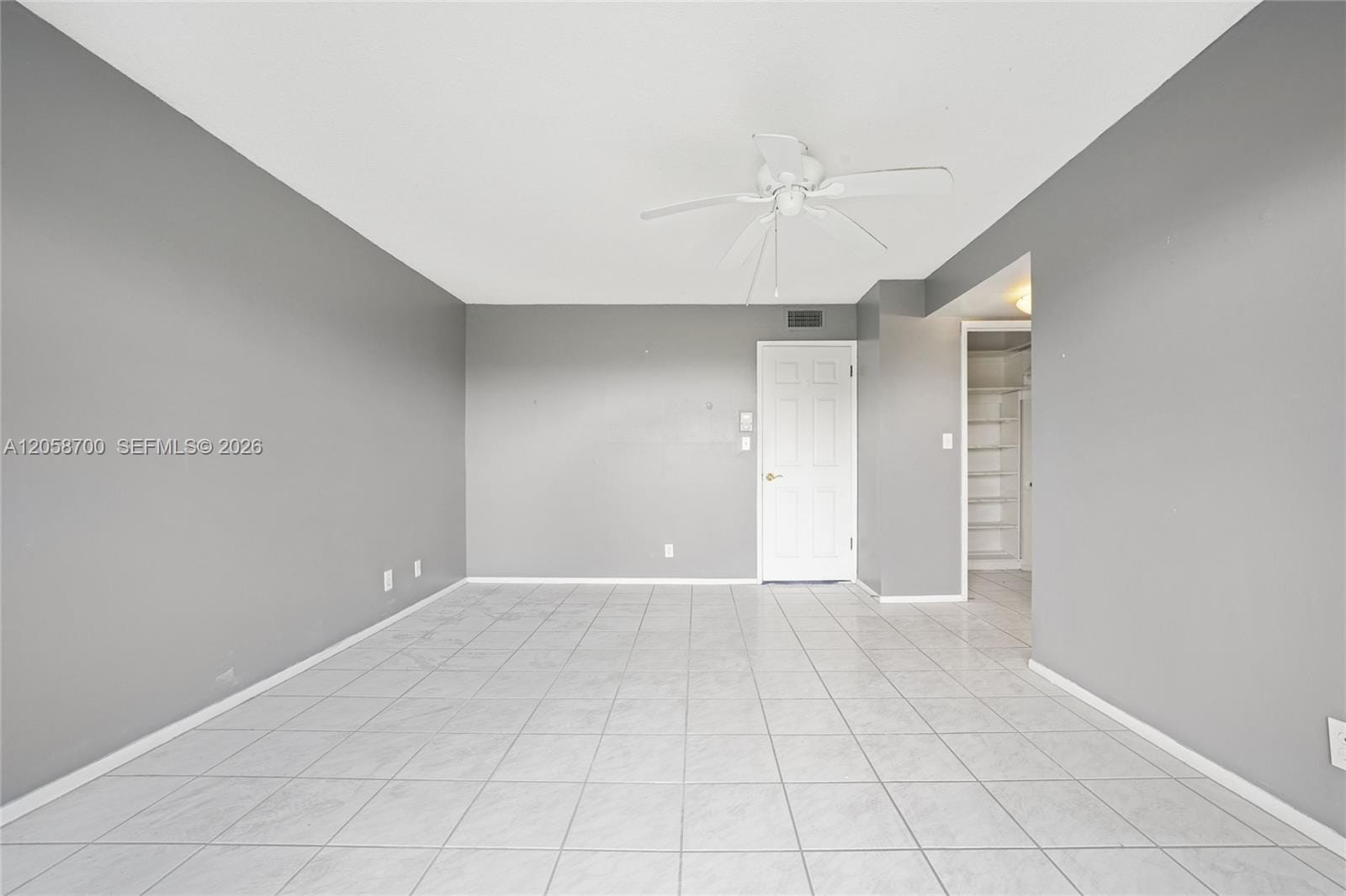 4800 Hillcrest Lane 402 — photo 3