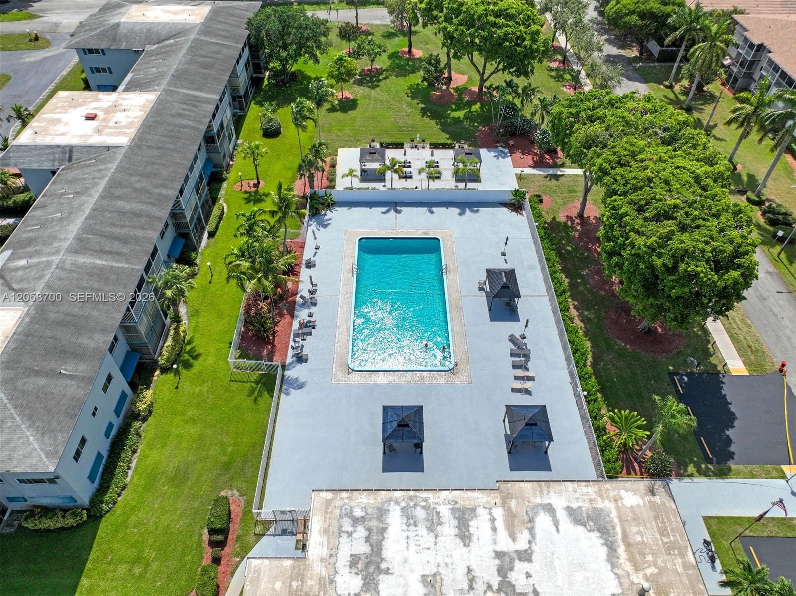 4800 Hillcrest Lane 402, Hollywood, FL 33021 photo 26