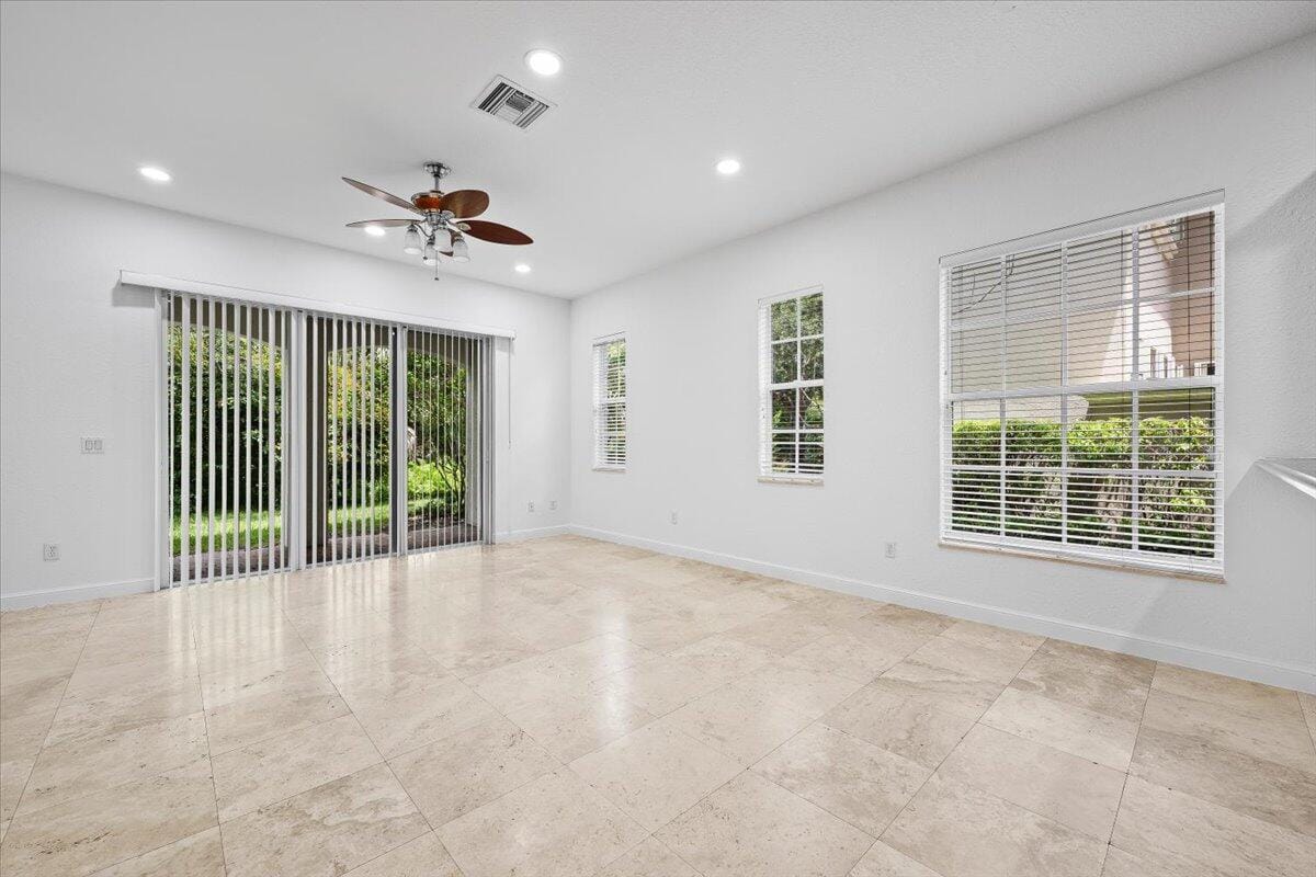 1049 Vintner Boulevard, Palm Beach Gardens, FL 33410 photo 11