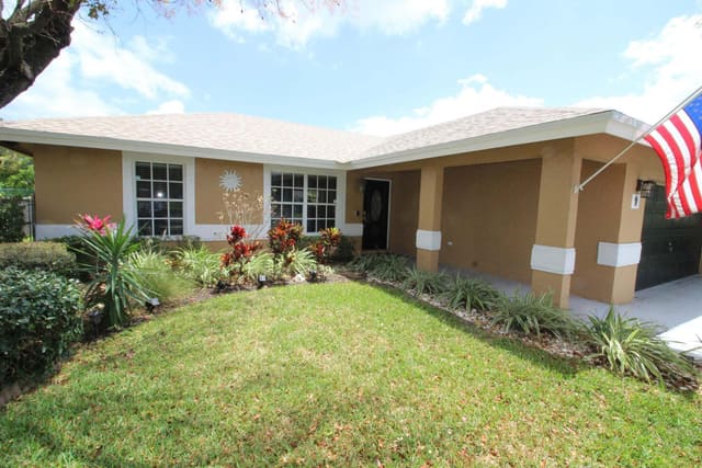147 NW 10th Avenue, Delray Beach, FL 33444
