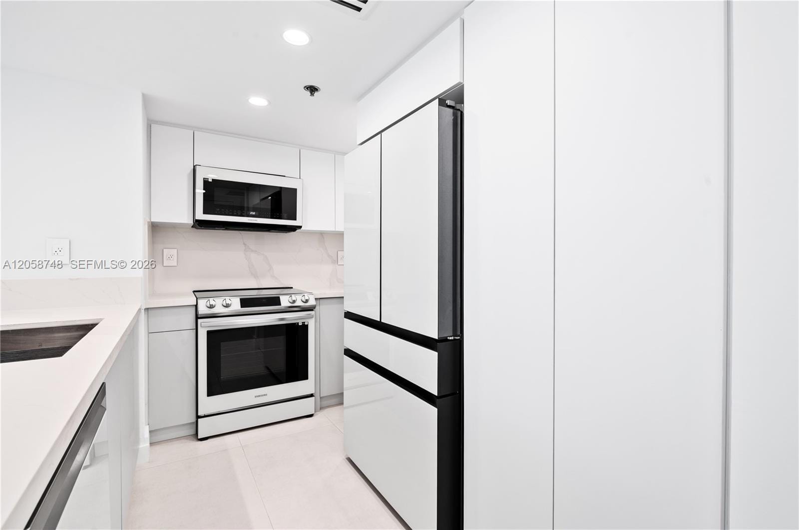 540 Brickell Key Drive 719 — photo 3