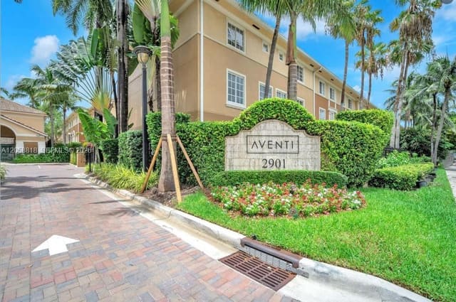 2845 NE 185th Street 903, Aventura, FL 33180