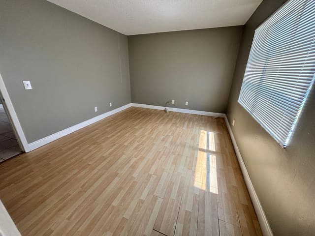 704 NW 103rd Terrace 102, Pembroke Pines, FL 33026