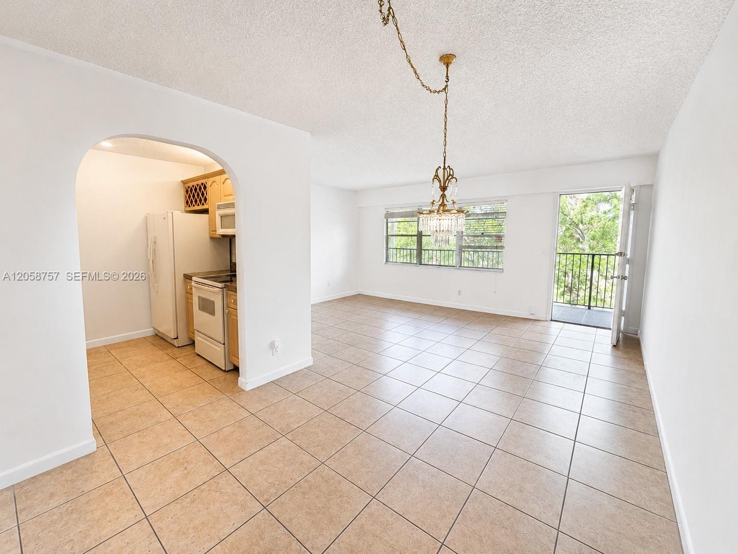 1301 SW 135th Terrace 406J — photo 2