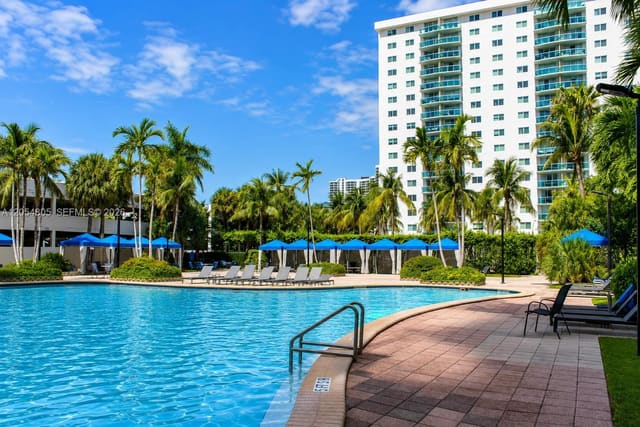 19370 Collins Avenue 915, Sunny Isles Beach, FL 33160