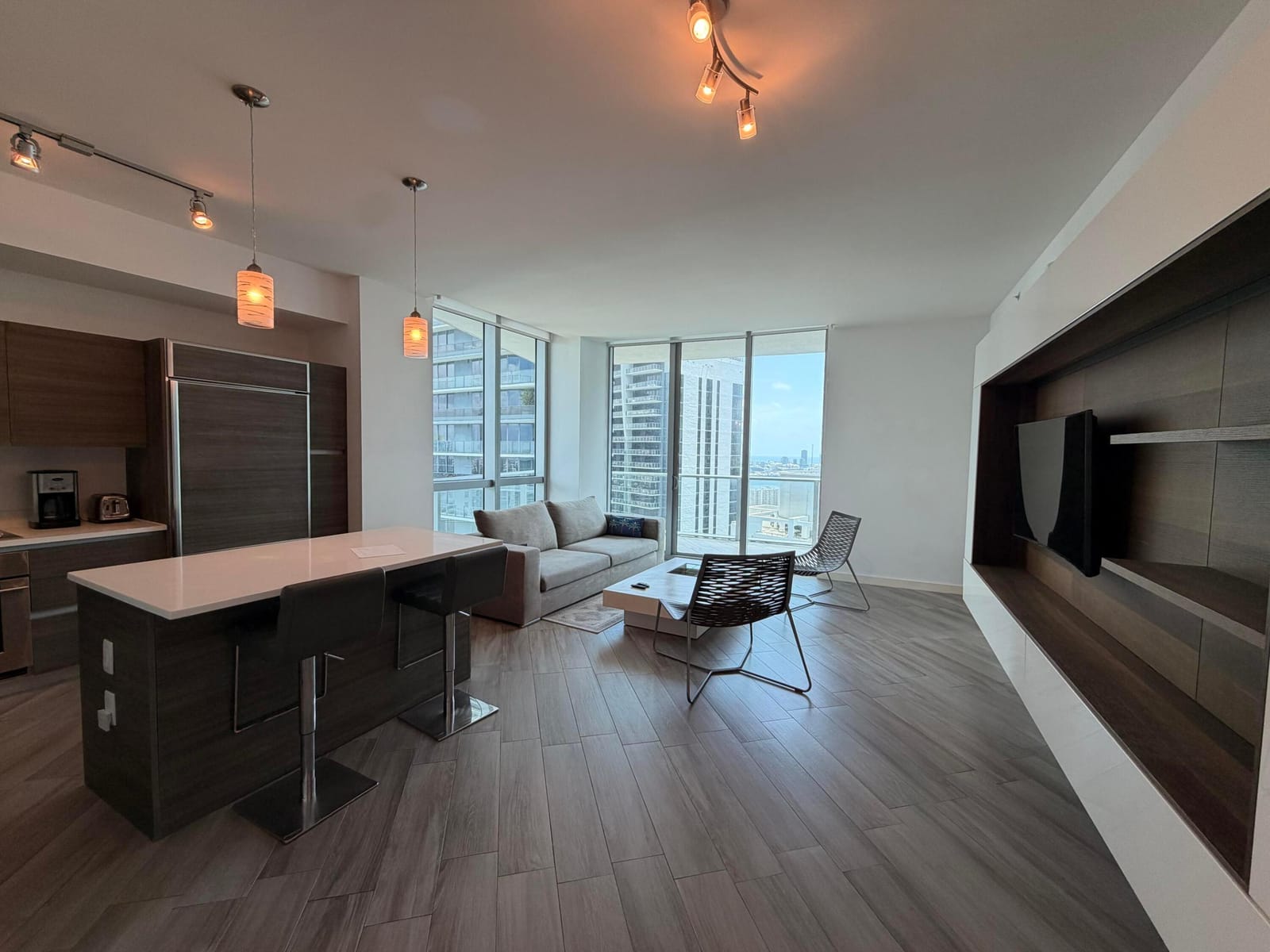 1100 S MIAMI Avenue 4210 — photo 3