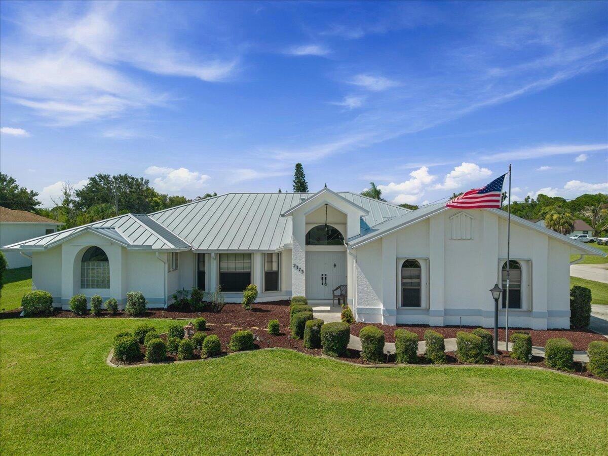 2373 SE GRAND Drive, Port St. Lucie, FL 34952