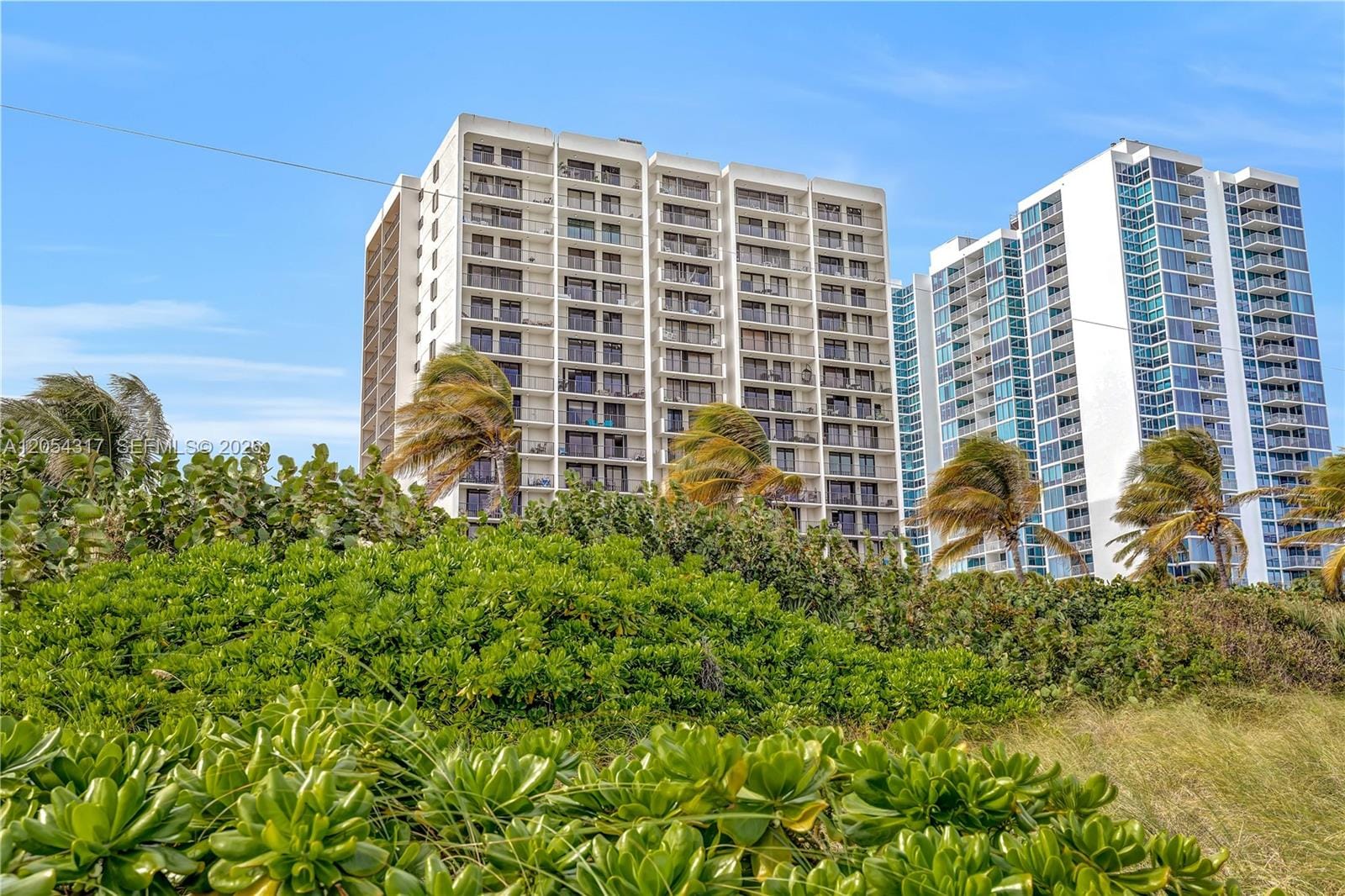 2625 Collins Avenue 1609 — photo 9