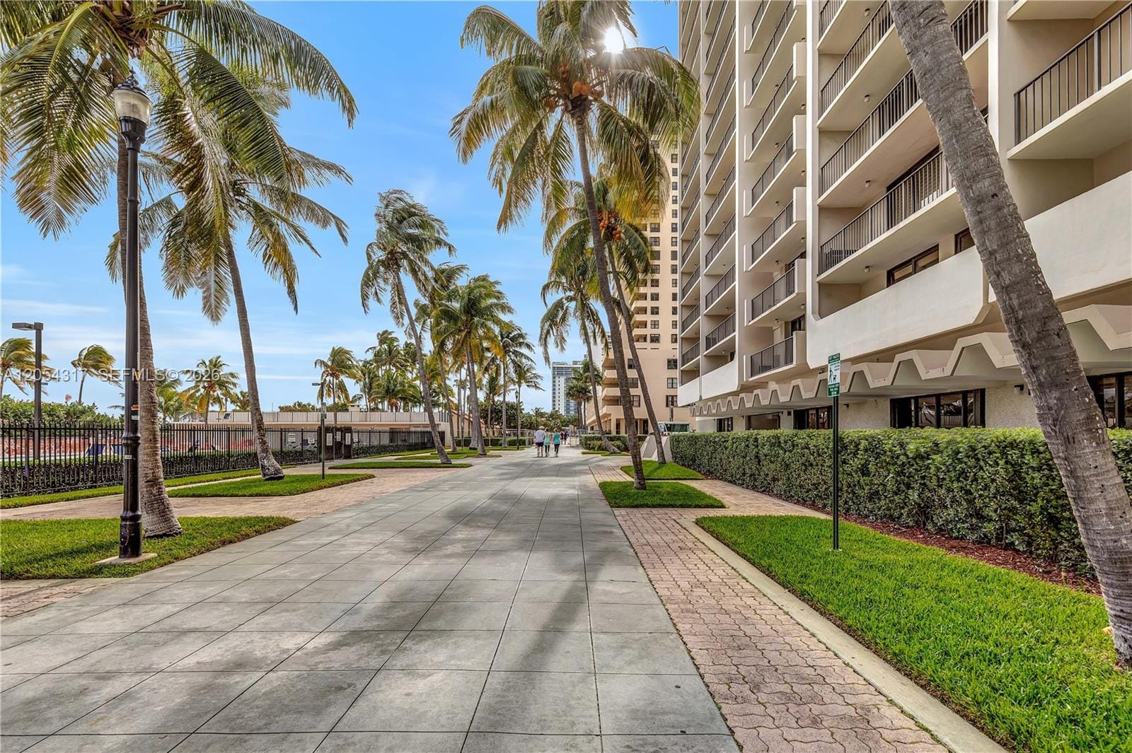 2625 Collins Avenue 1609 — photo 10