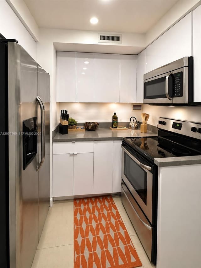 3505 S Ocean Drive 411, Alexander Towers, Hollywood, FL