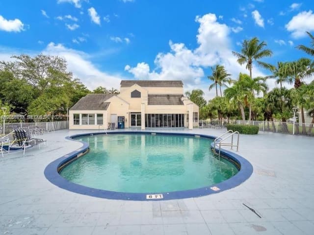 3461 NW 44th Street 102, Oakland Park, FL 33309