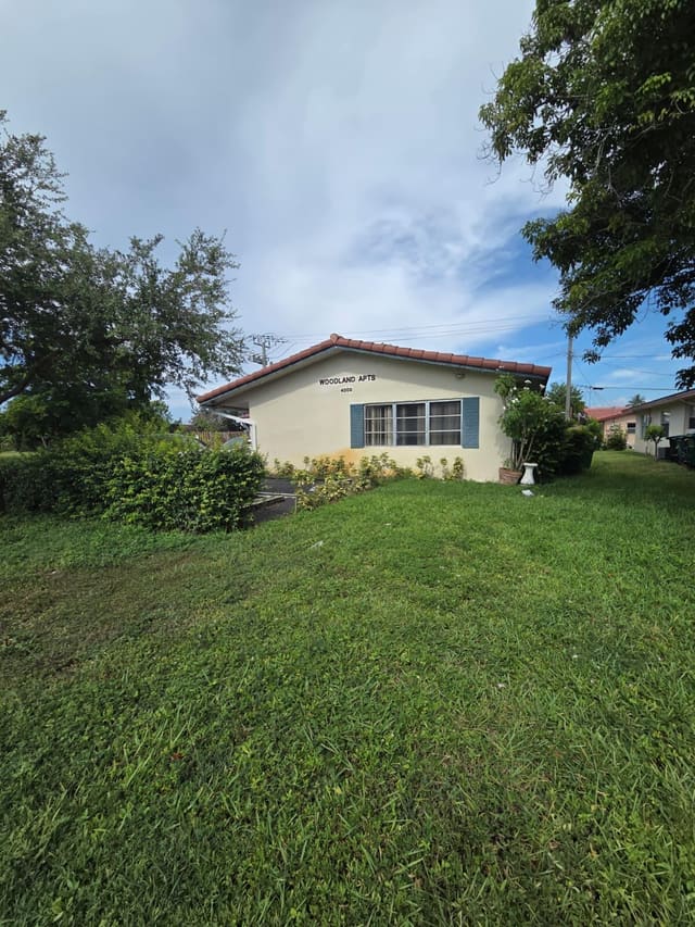 4000 NW WOODSIDE Drive 1, Coral Springs, FL 33065