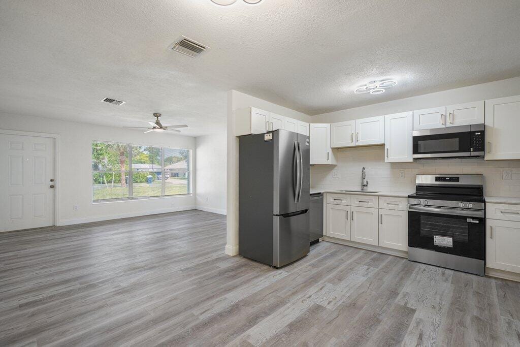 911 SE Dolphin Drive — photo 12