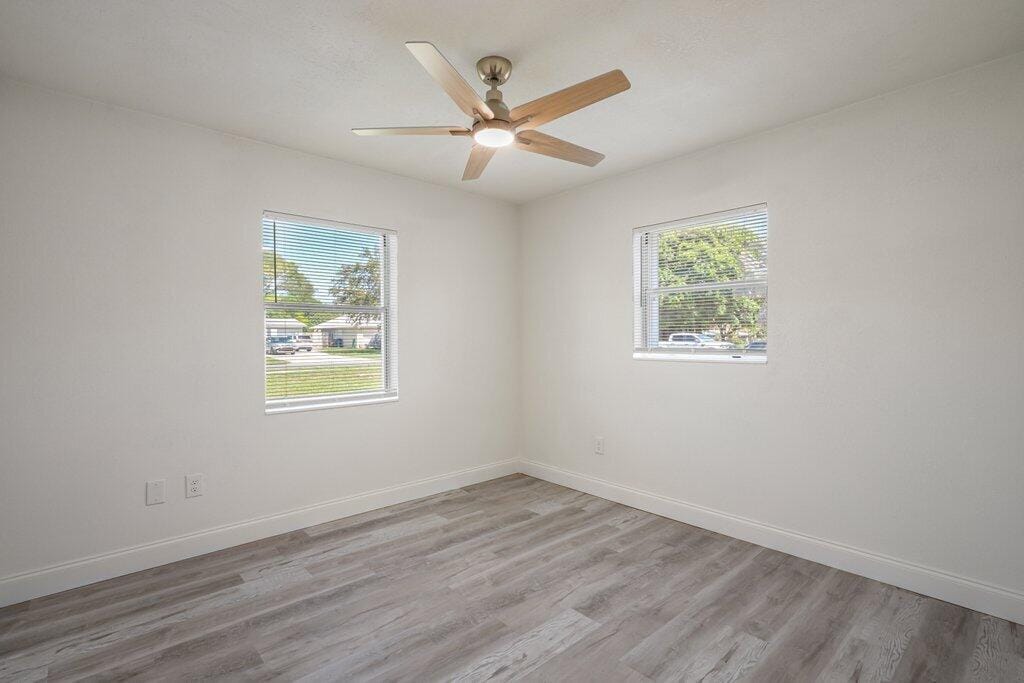 911 SE Dolphin Drive, Stuart, FL 34996 photo 19