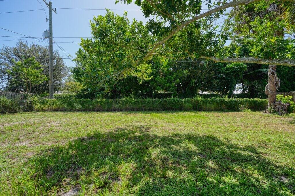 911 SE Dolphin Drive, Stuart, FL 34996 photo 25
