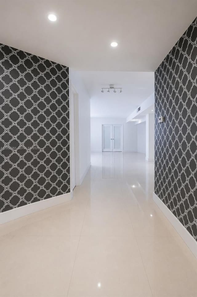 825 Brickell Bay Drive 1151, Miami, FL 33131